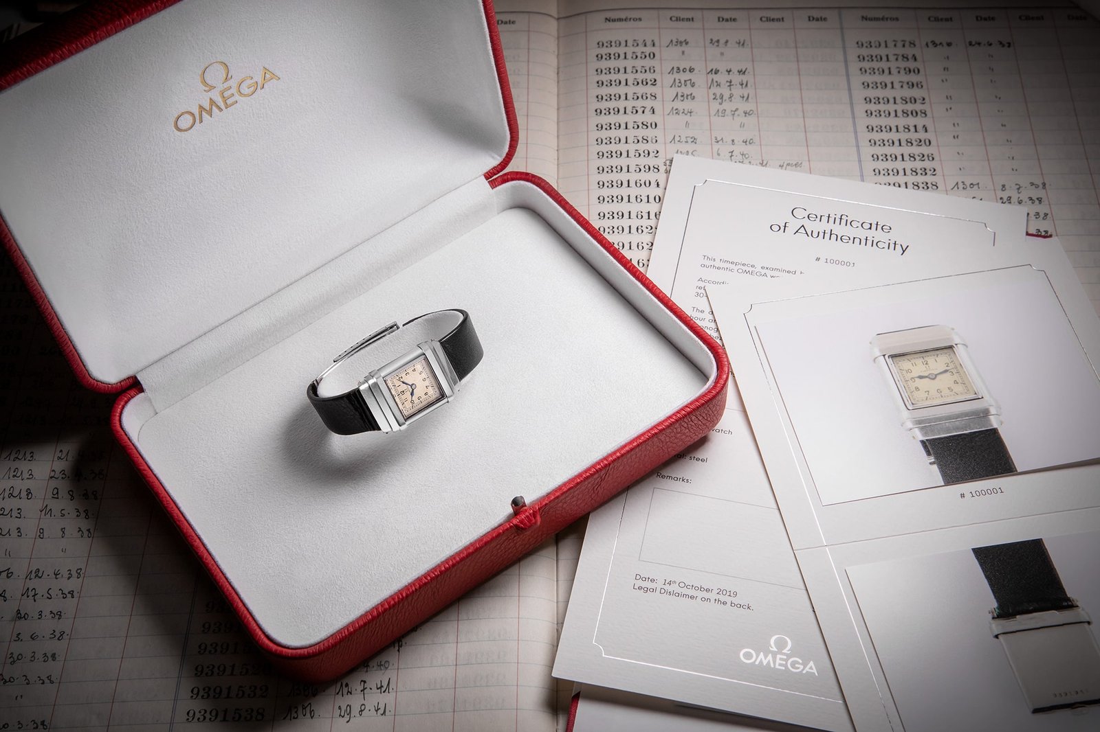 reloj con su documentación y certificados