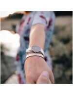 Reloj Daniel Wellington Dama Petite Dover Dorado Negro 28mm - Imagen 5