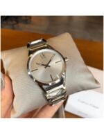 Reloj Calvin Klein Mujer Stately K3G23128 - Imagen 4